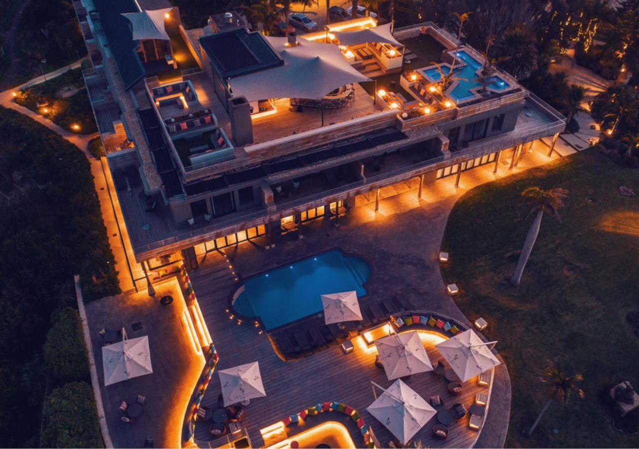 Sky Villa Boutique Hotel By Raw Africa Collection Plettenberg Bay Bagian luar foto Aerial view of the hotel