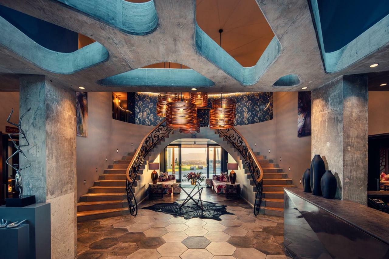 Sky Villa Boutique Hotel By Raw Africa Collection Plettenberg Bay Bagian luar foto Interior of the house