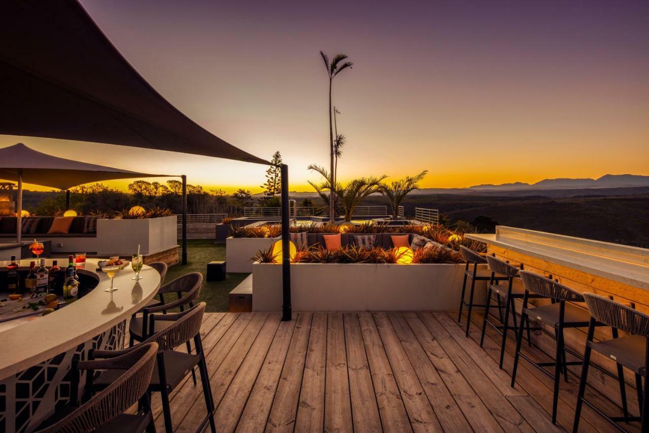 Sky Villa Boutique Hotel By Raw Africa Collection Plettenberg Bay Bagian luar foto The rooftop bar at the Hotel